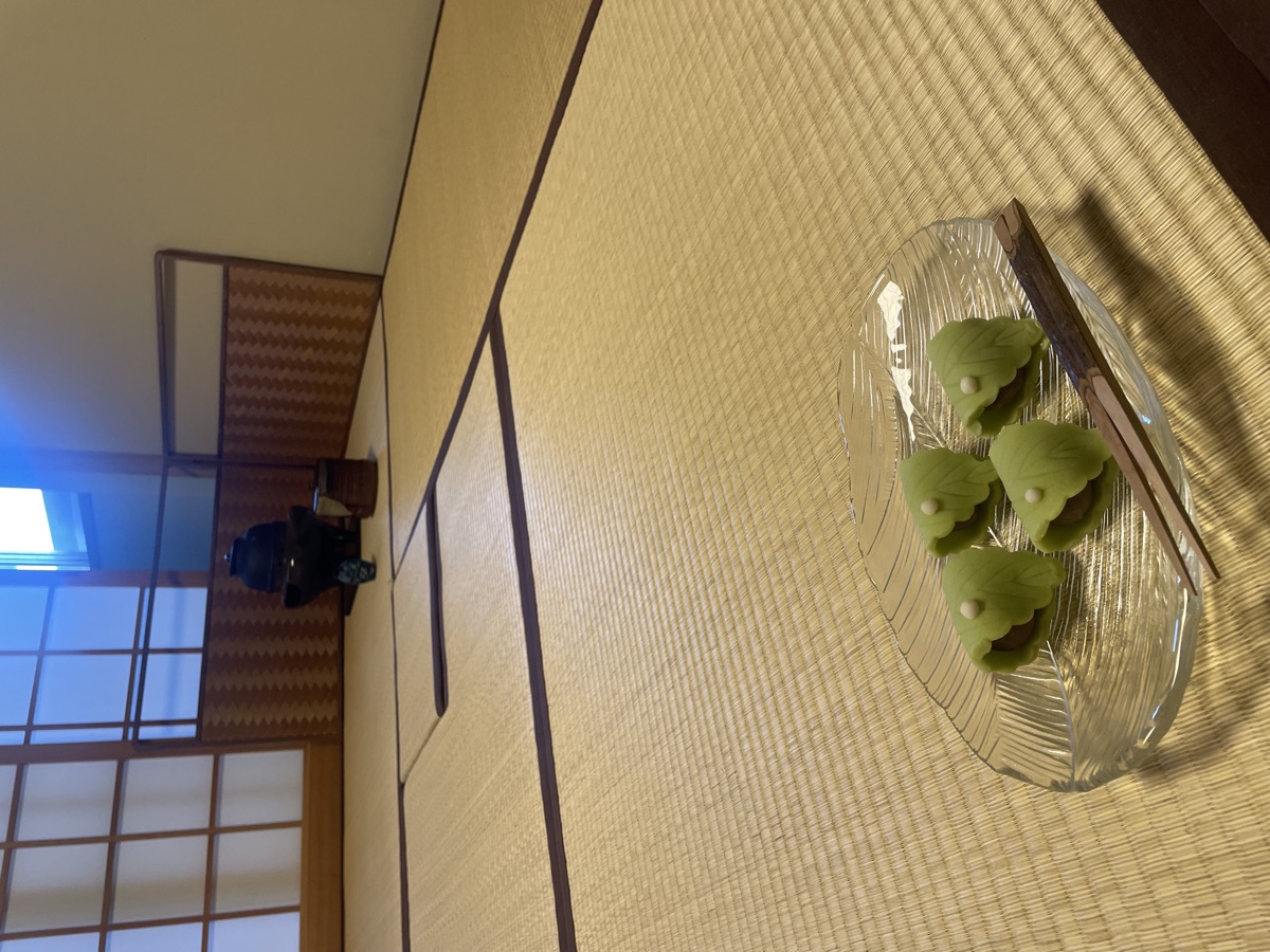 伊島教室の茶室と落とし文
